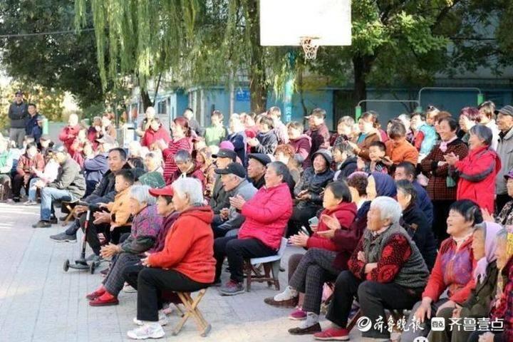 東區(qū)劇團(tuán)新項(xiàng)目，傳統(tǒng)與現(xiàn)代融合的藝術(shù)之旅